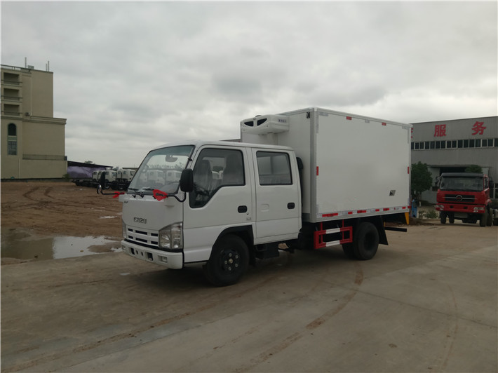 庆铃五十铃双排冷藏车(厢长3.15米)图片2