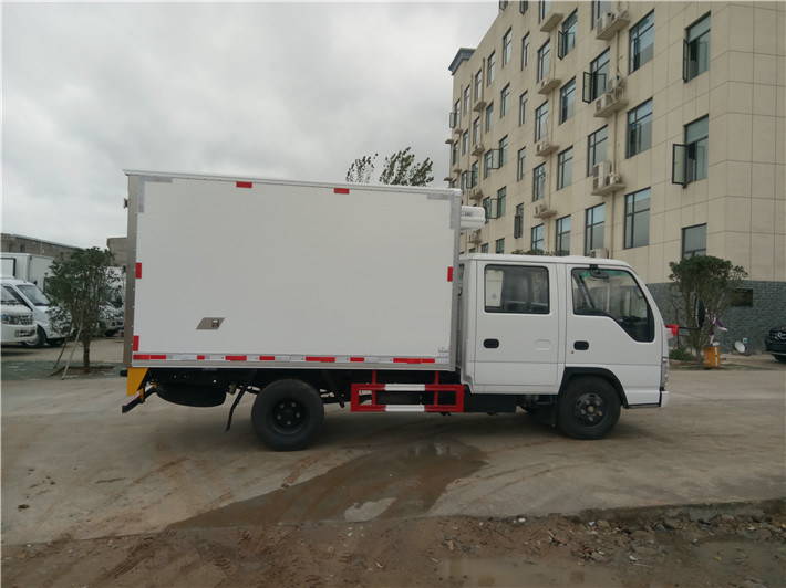 庆铃五十铃双排冷藏车(厢长3.15米)图片3