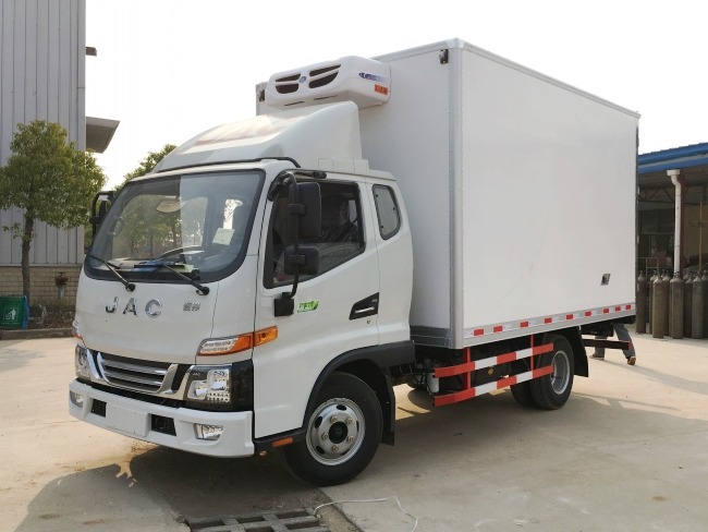 江淮骏铃V5一排半冷藏车(厢长3.7米)图片3