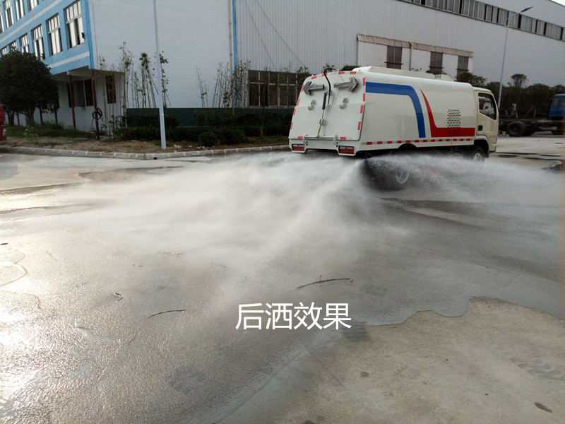 扫路车