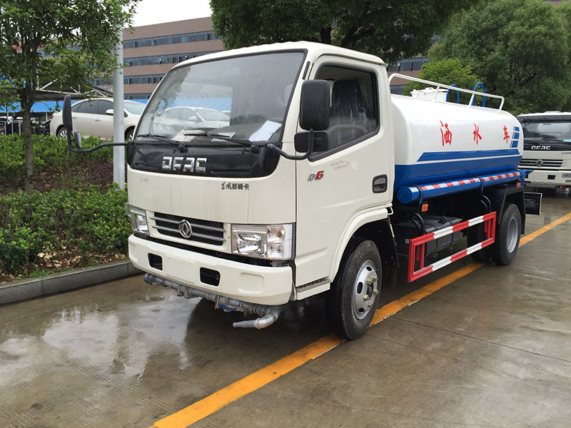 东风多利卡4方洒水车（国五）