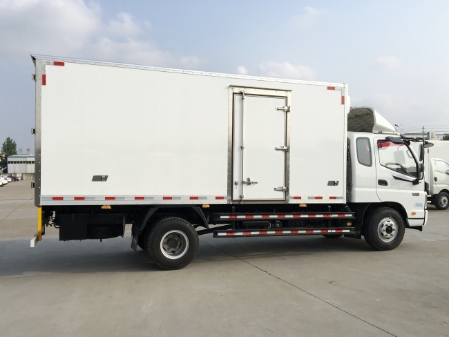 福田欧马可排半冷藏车(厢长6.1米)图片4
