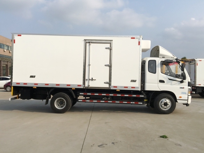 福田欧马可排半冷藏车(厢长6.1米)图片5