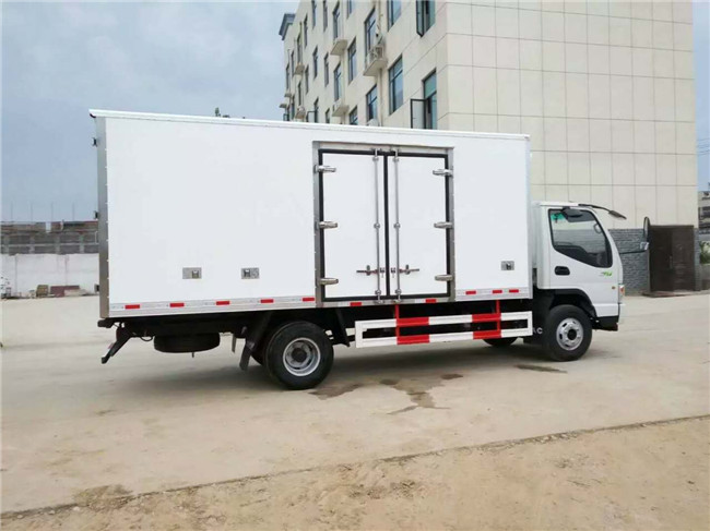 江淮骏铃单排冷藏车(厢长5.2米)图片3