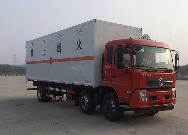 东风小三轴国五气瓶运输车厢式车