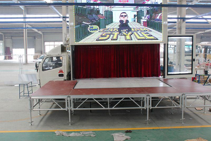 东风舞台车(侧面展开)