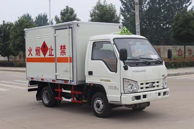 福田中驰2.6米厢长易燃气体厢式运输车图片1
