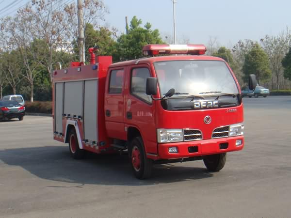 东风牌1.8吨水罐消防车图片1