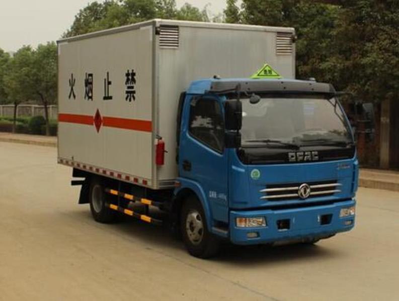 东风锐铃4.15米厢长易燃气体厢式运输车