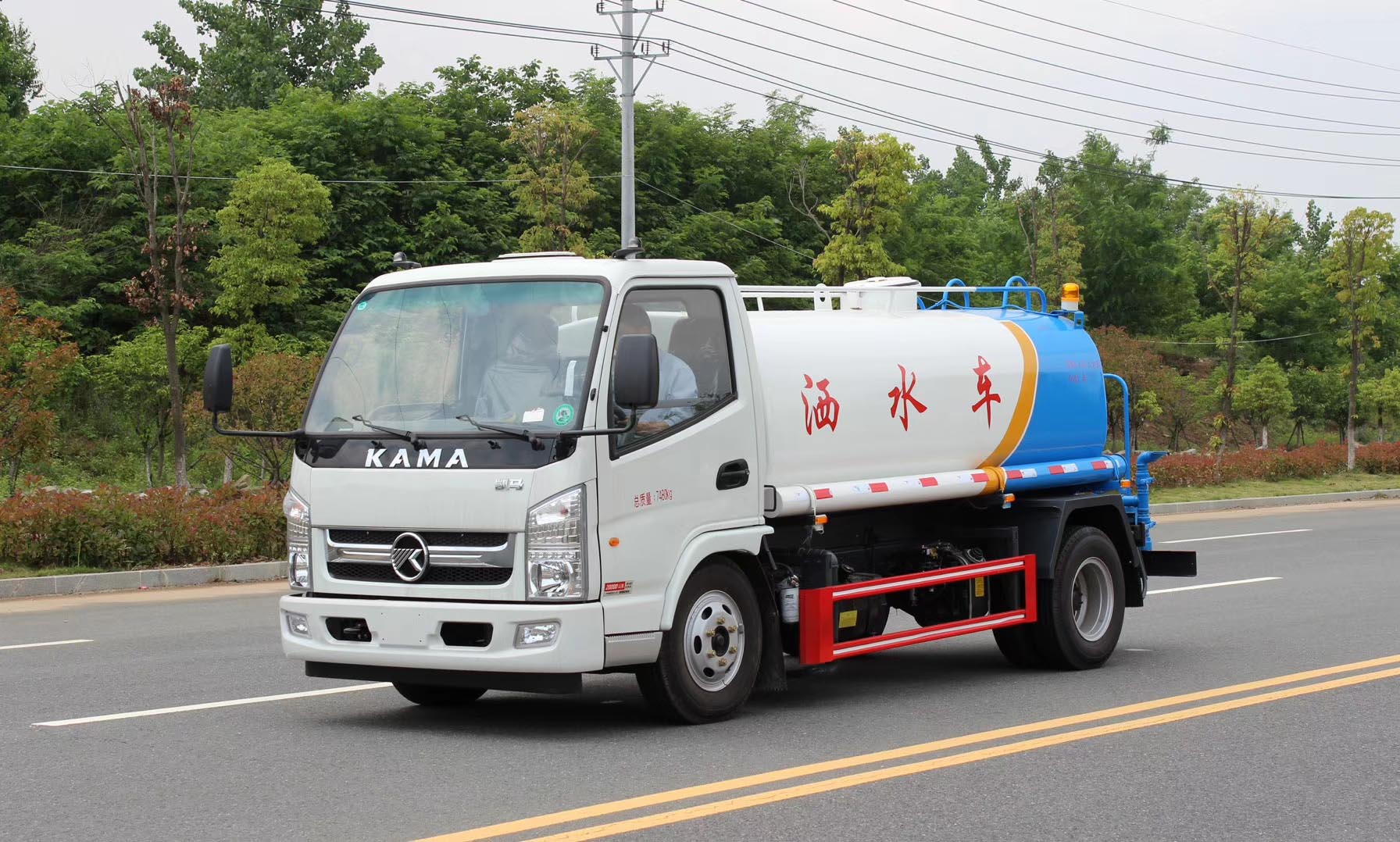 5方凯马洒水车图片2